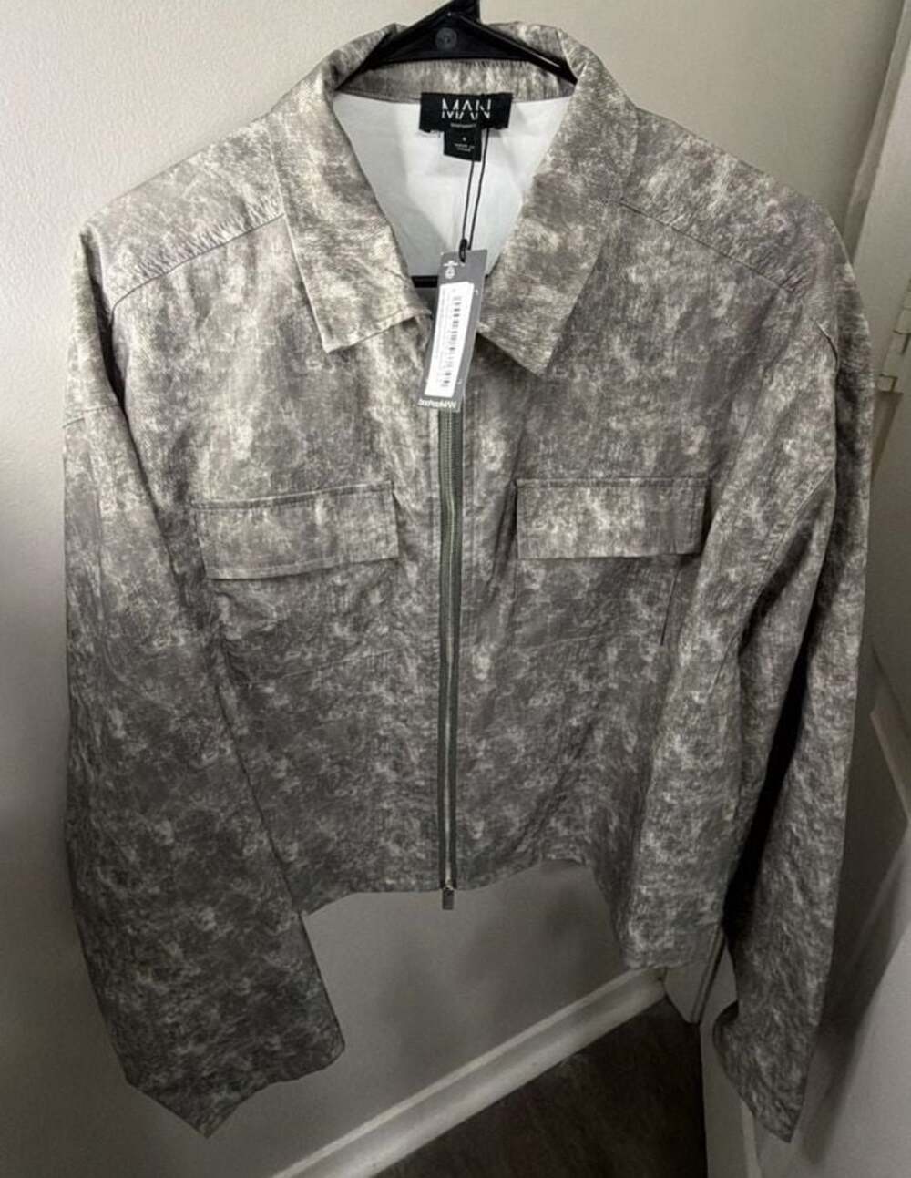 NWT boohooMAN Men’s Camo Boxy Zip Overshirt Jacket Grey Size S